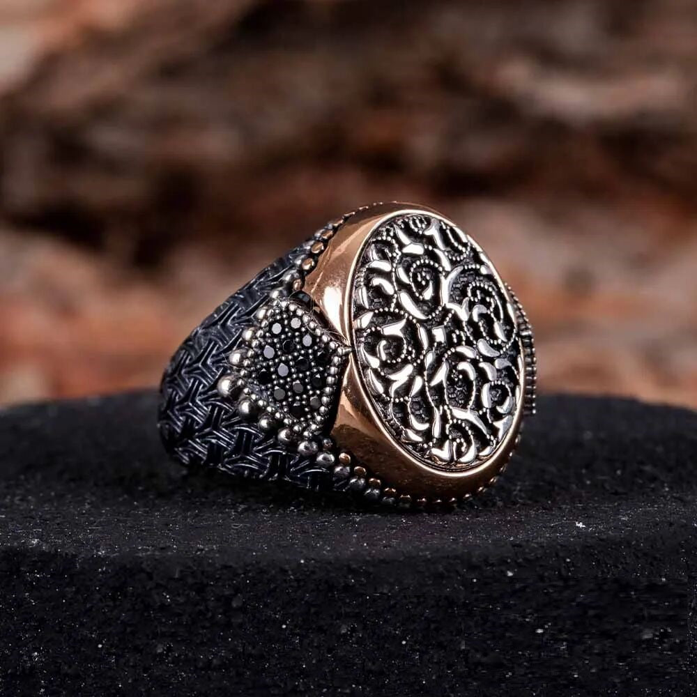 Exclusive Design Stoneless Silver Ring With Zircon Sides