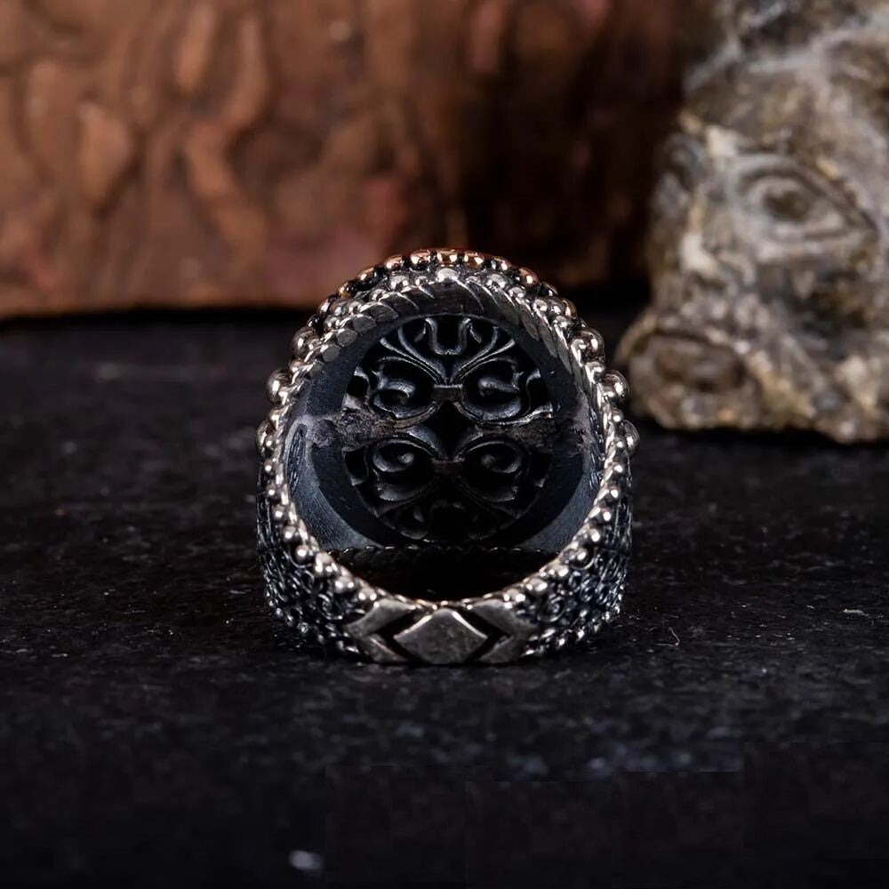 Stoneless Design Oxidized Silver Ring With Red Frame