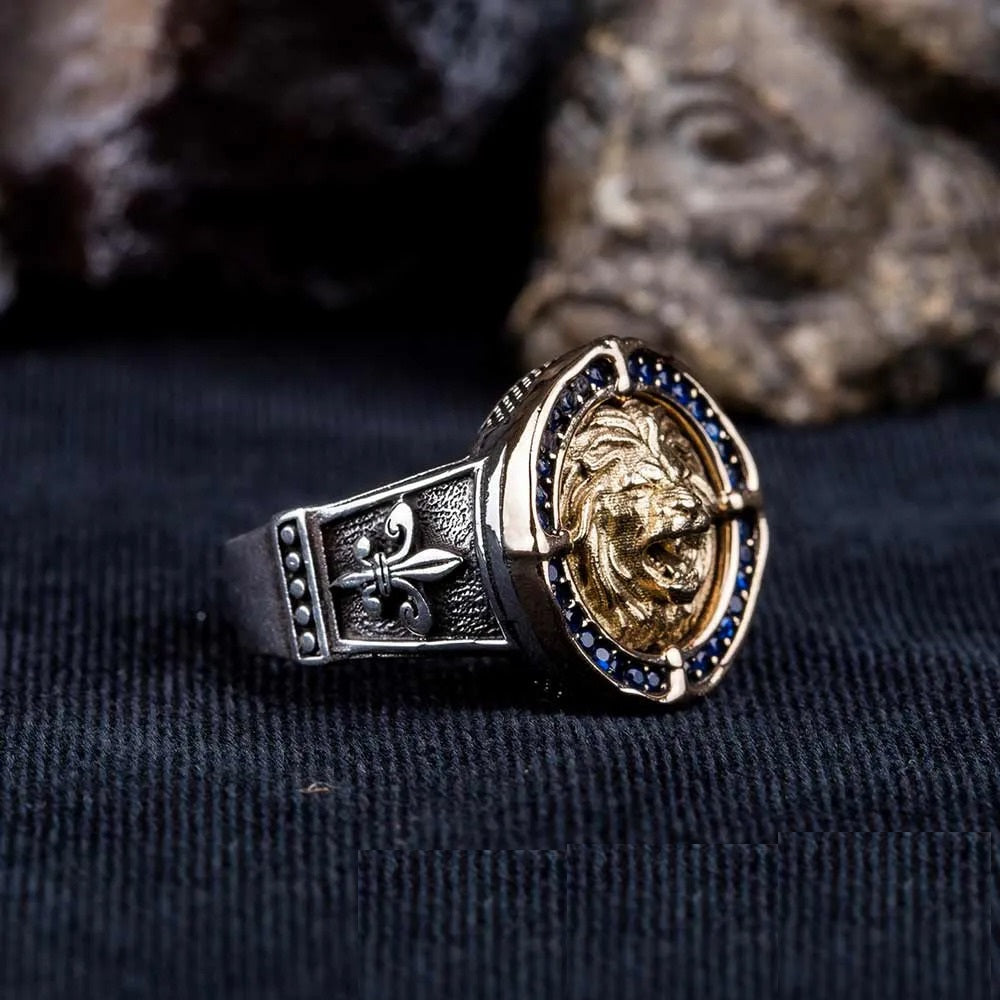 Roaring Lion Head Blue Zircon Detailed Silver Ring