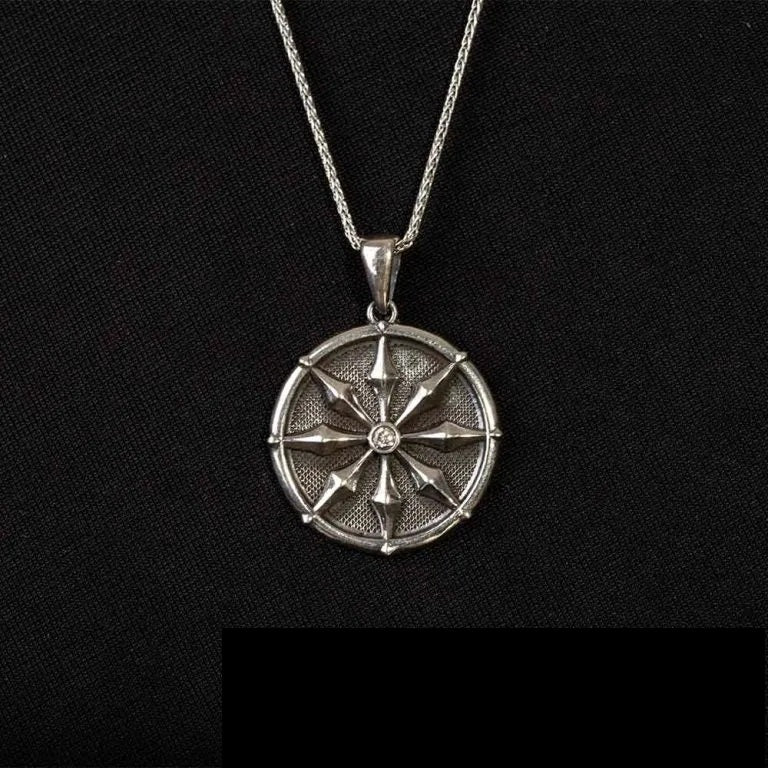 Single Zircon Detailed Round Silver Necklace