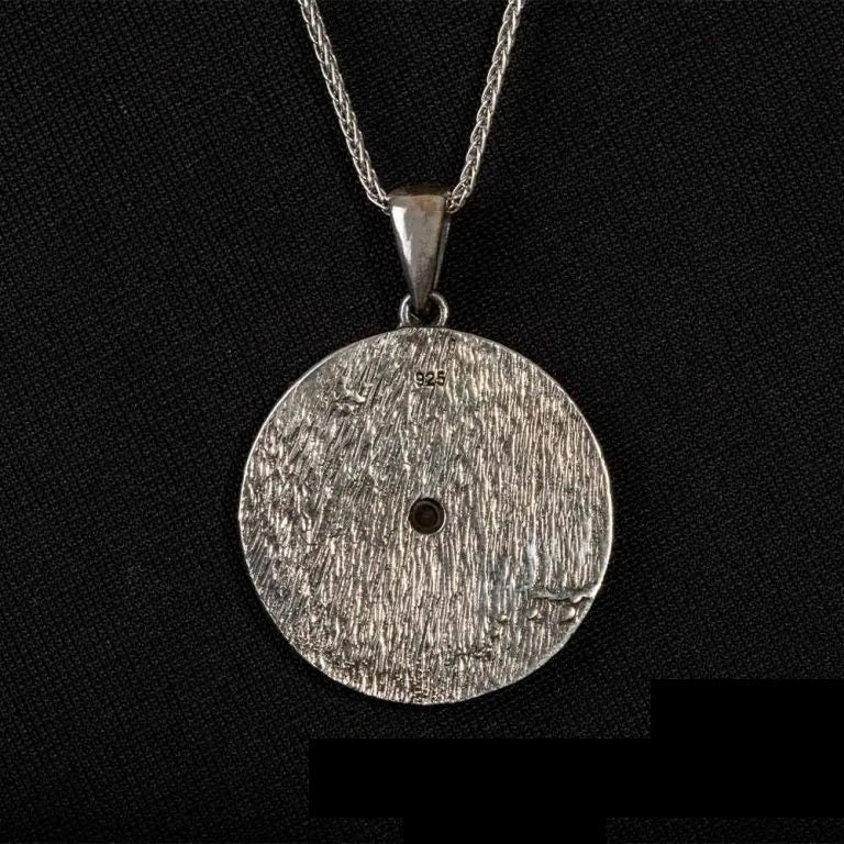Single Zircon Detailed Round Silver Necklace